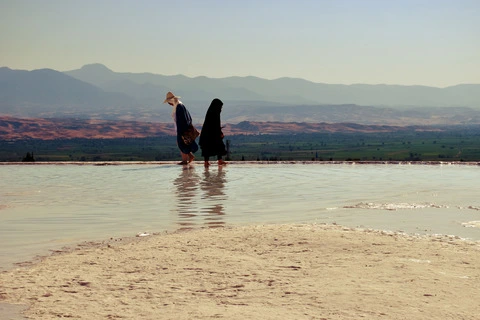 hero image two women in Turkey